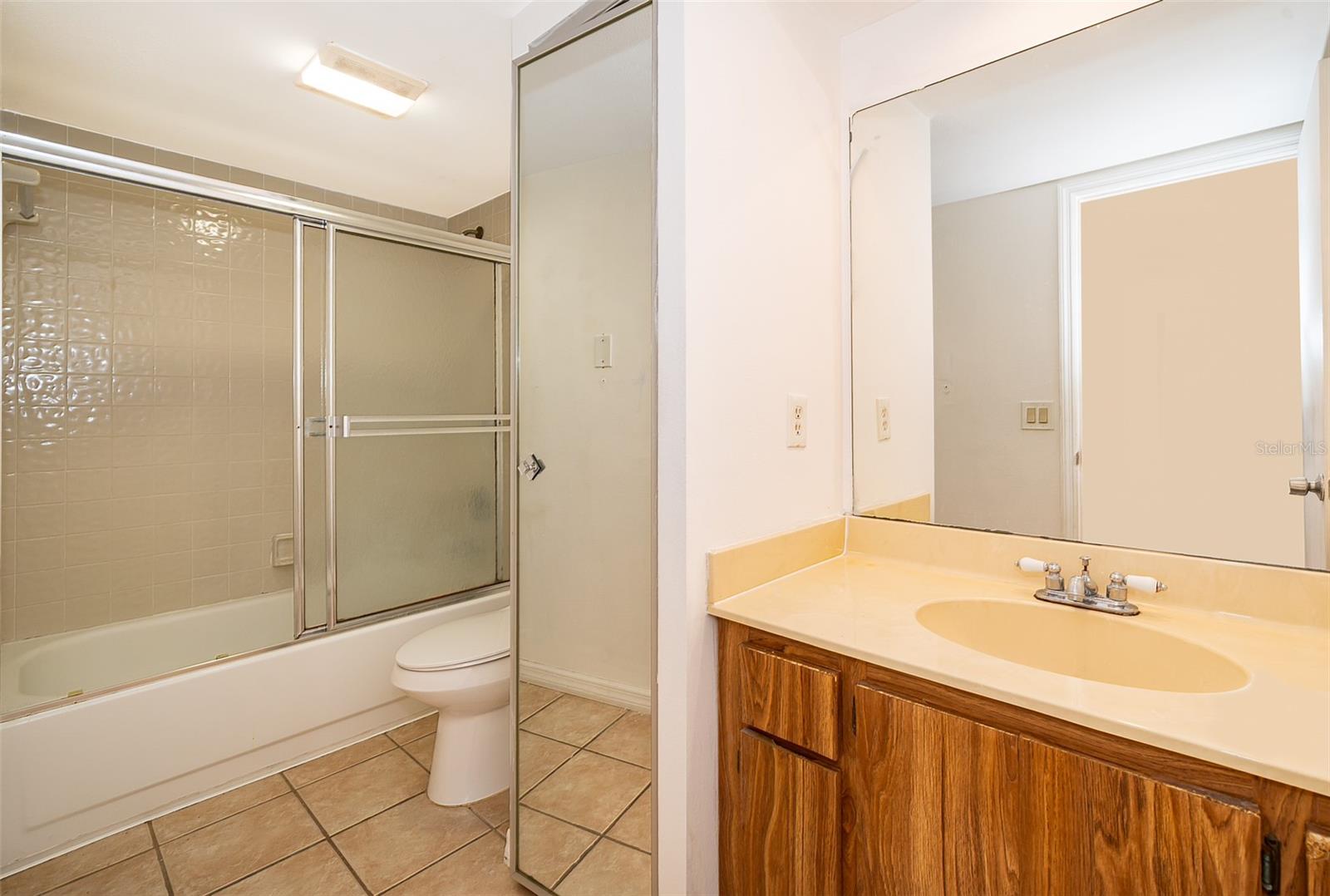 Image 13 of 26 For 5314 Brook Court 205