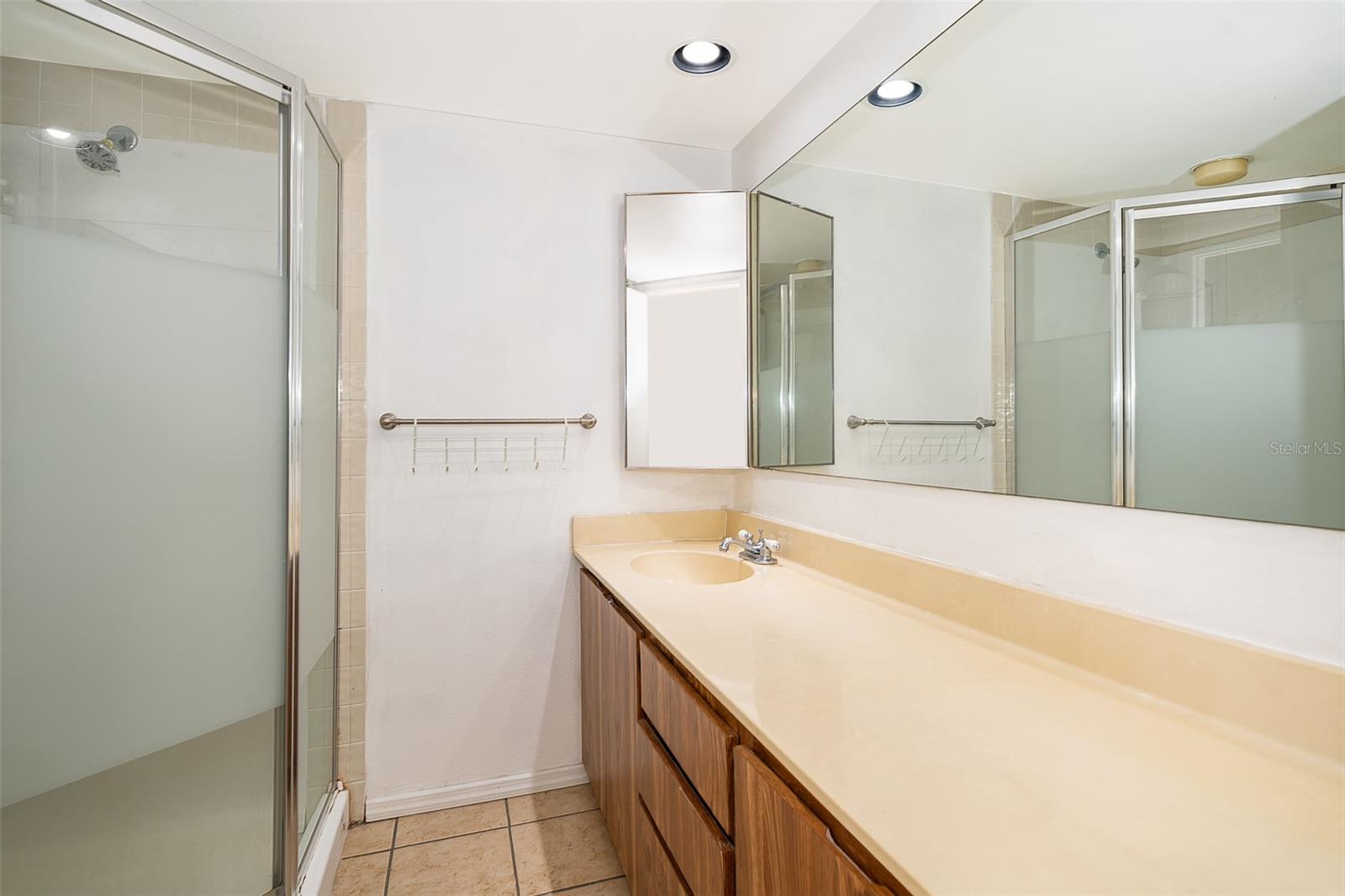 Image 17 of 26 For 5314 Brook Court 205