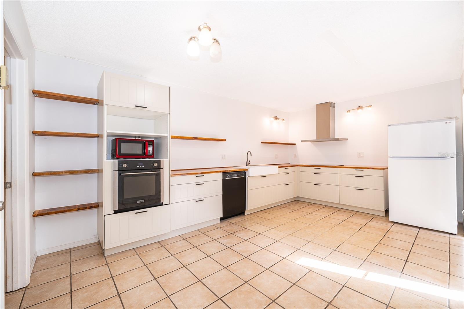 Image 7 of 26 For 5314 Brook Court 205