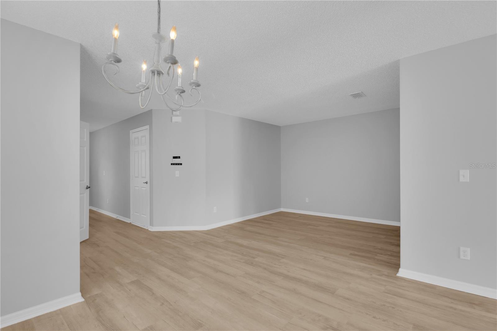Image 20 of 43 For 12928 Lexington Summit Street