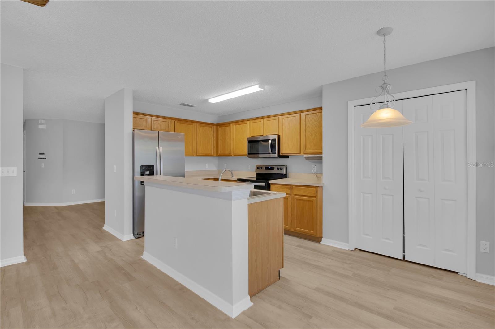 Image 23 of 43 For 12928 Lexington Summit Street