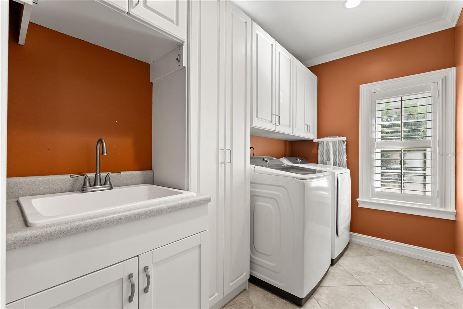 Image 21 of 27 For 8901 Charleston Park Ge