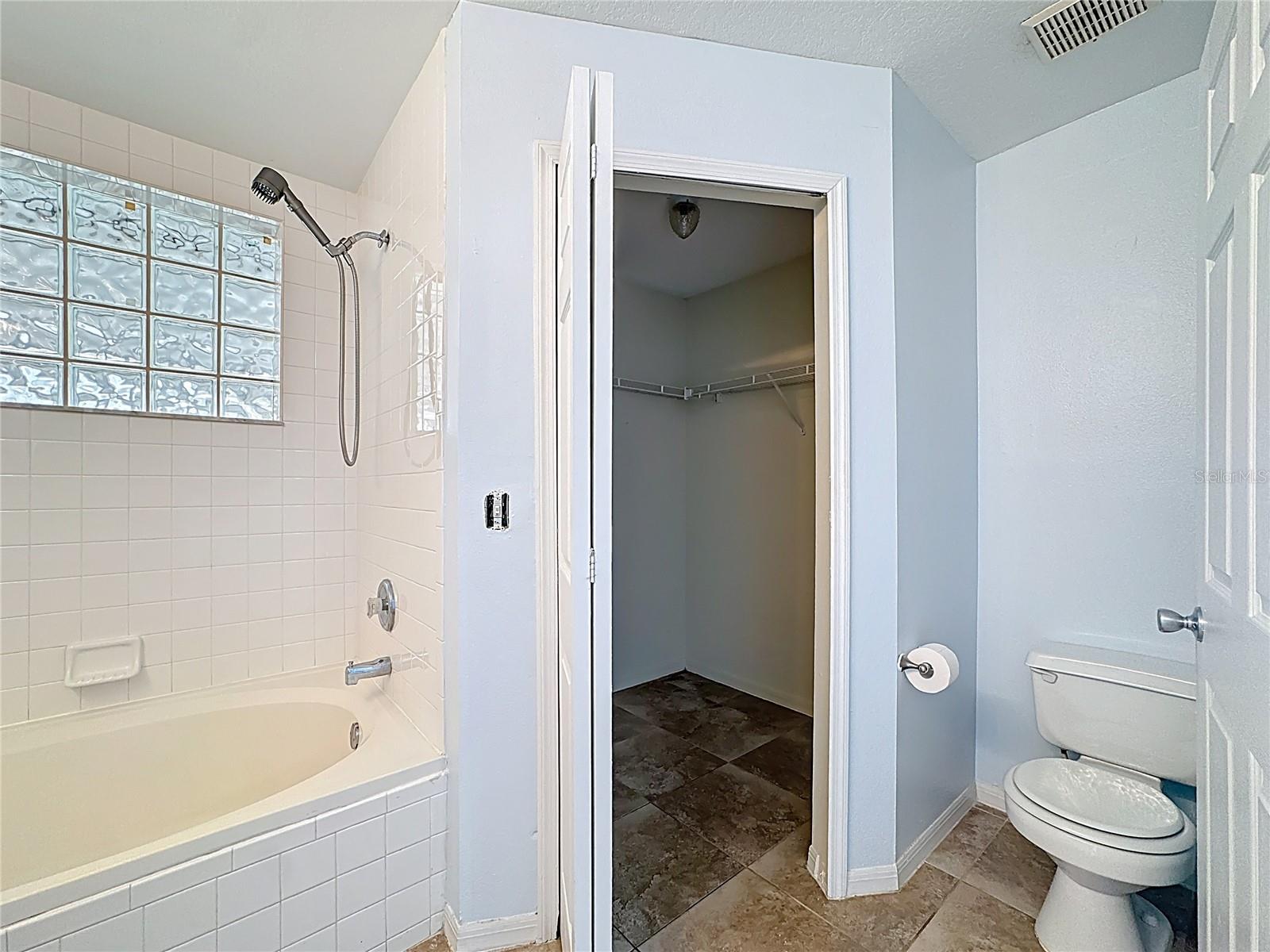 Image 6 of 15 For 250 Belvoir Drive
