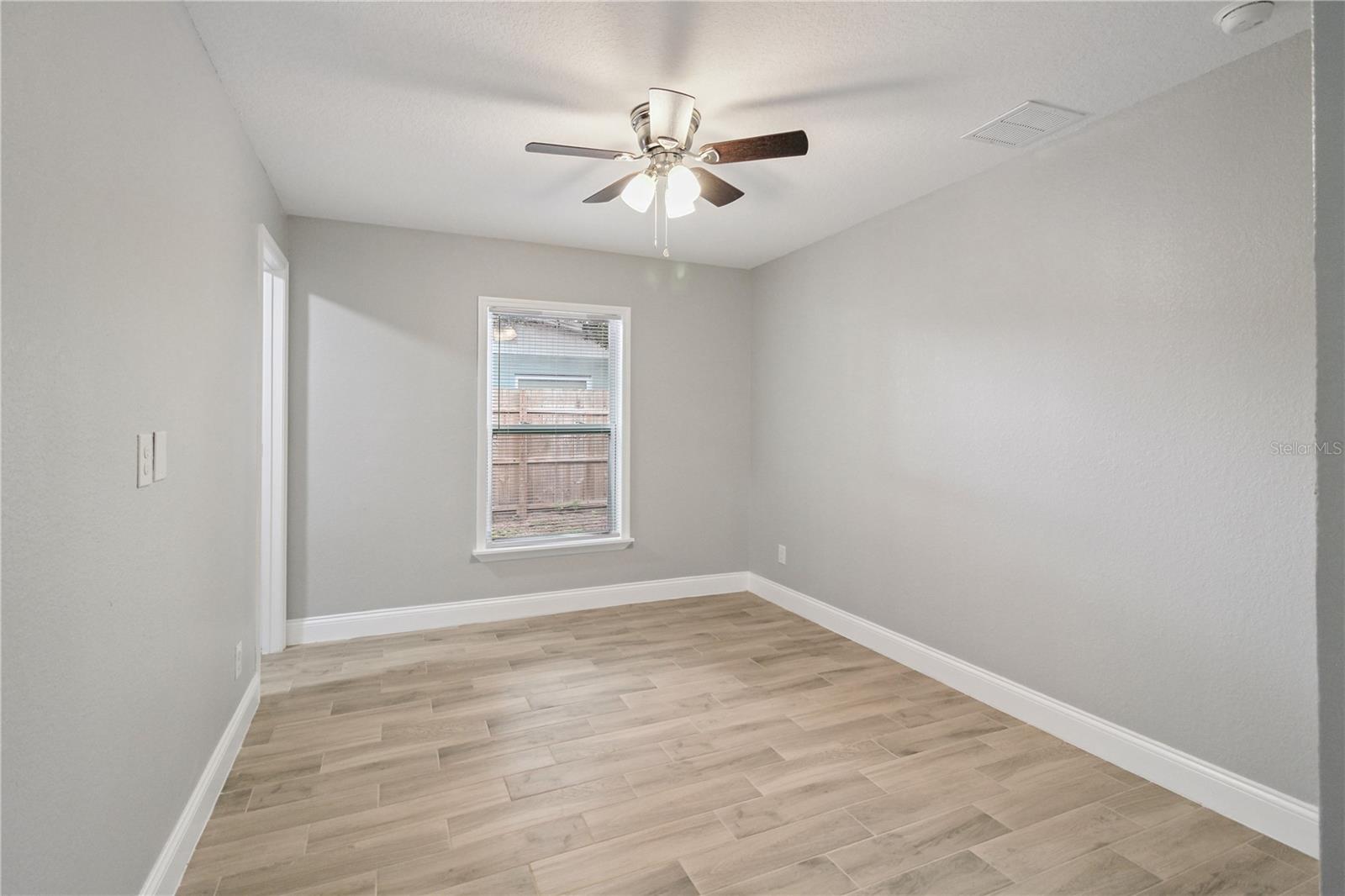 Image 18 of 35 For 1715 Don San George Court