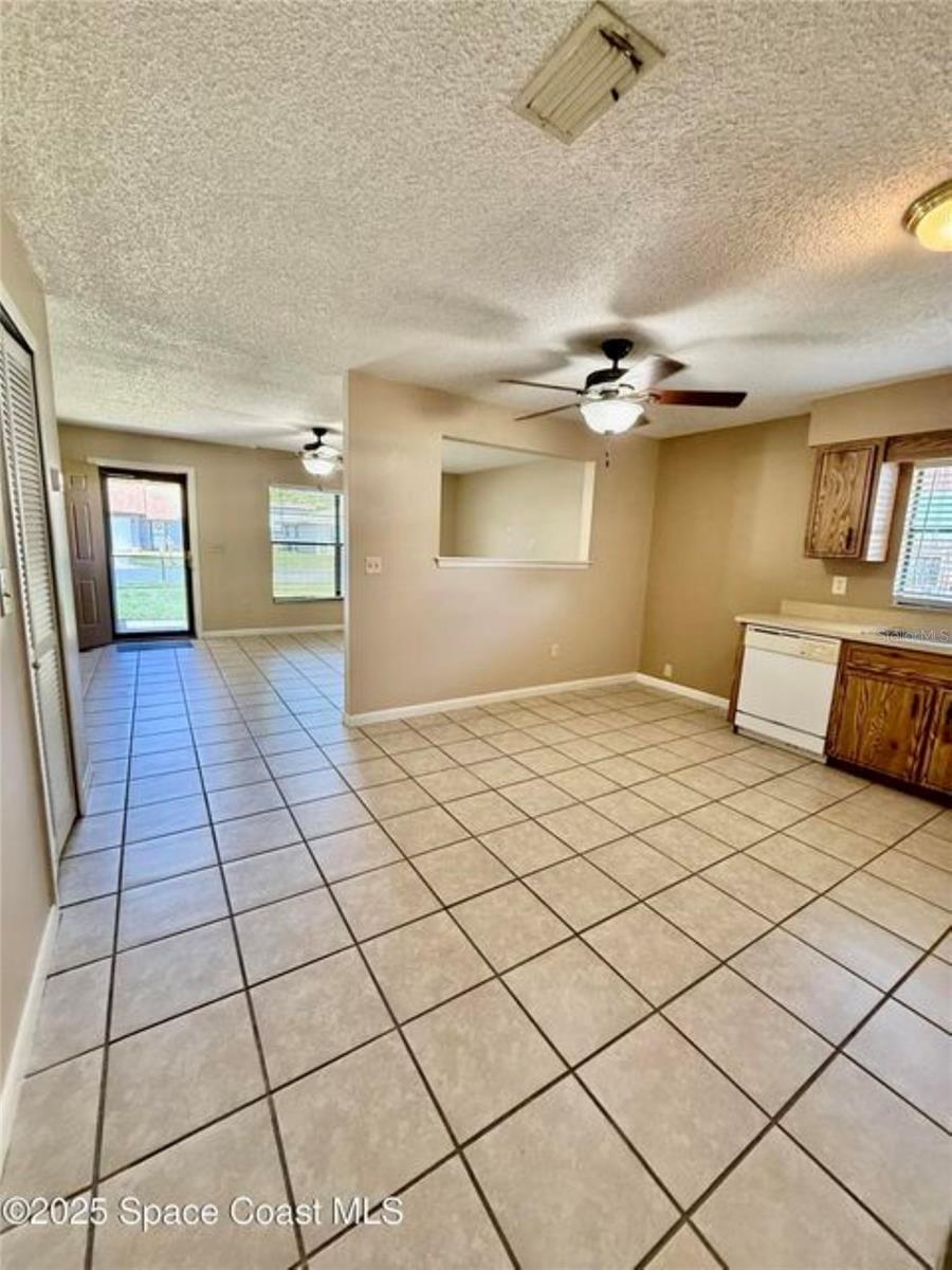 Image 10 of 57 For 55 Towne Place