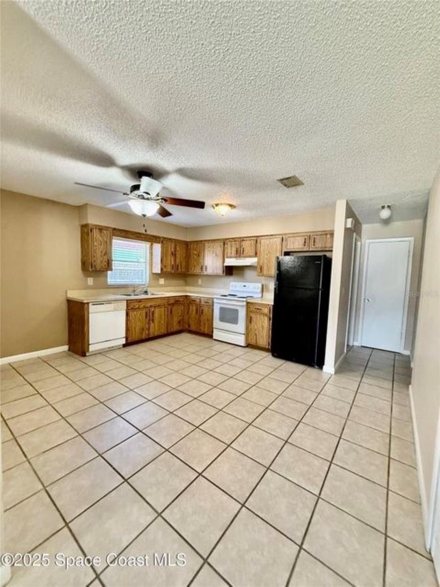 Image 11 of 57 For 55 Towne Place