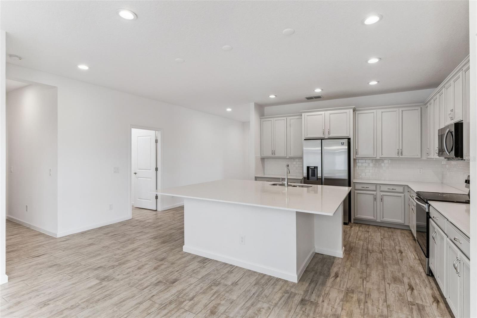 Image 12 of 35 For 1329 Yorkdale Road