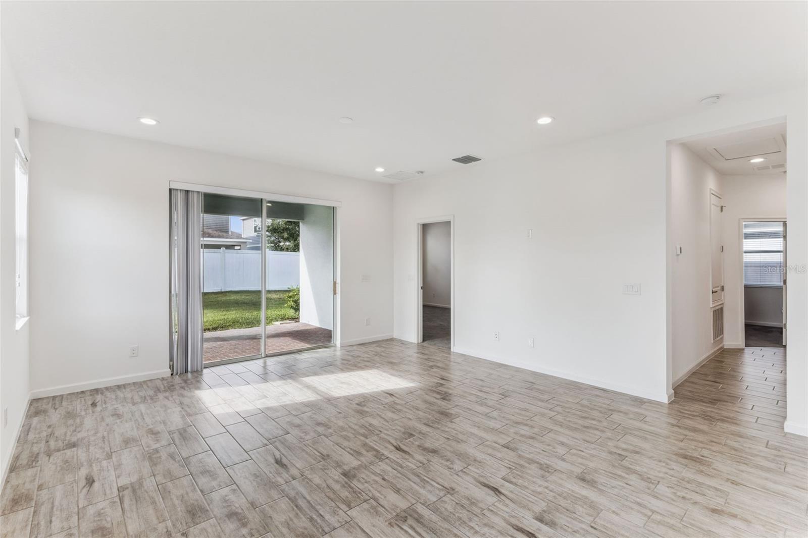 Image 13 of 35 For 1329 Yorkdale Road