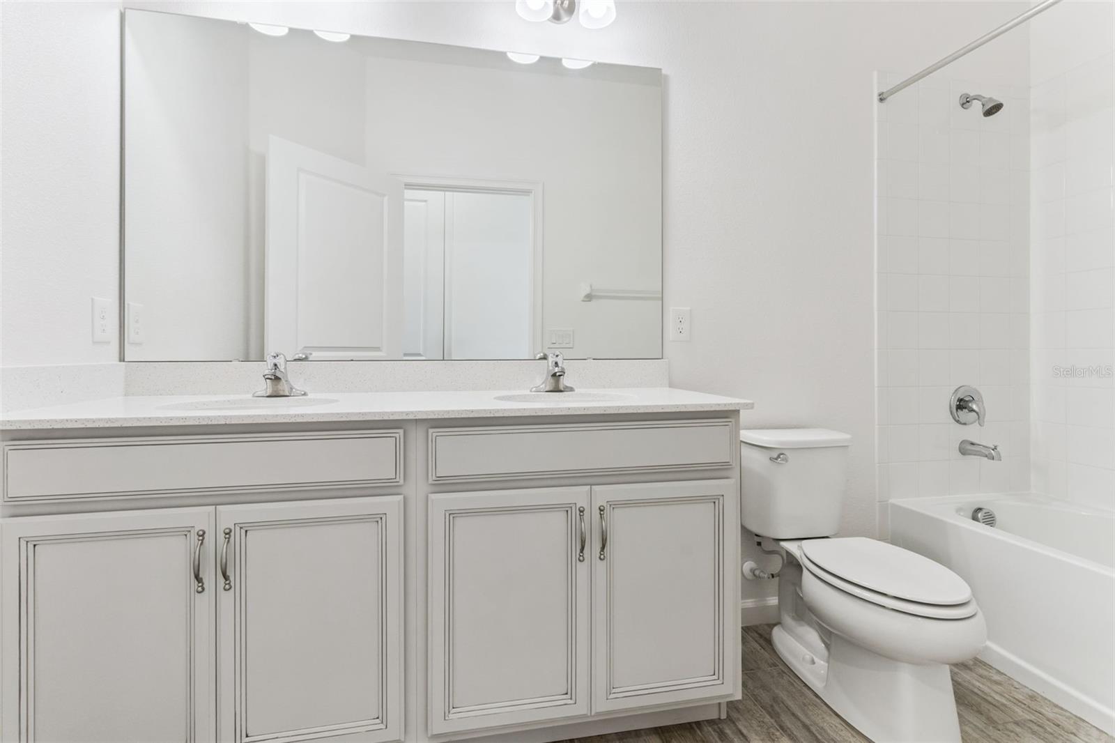Image 20 of 35 For 1329 Yorkdale Road