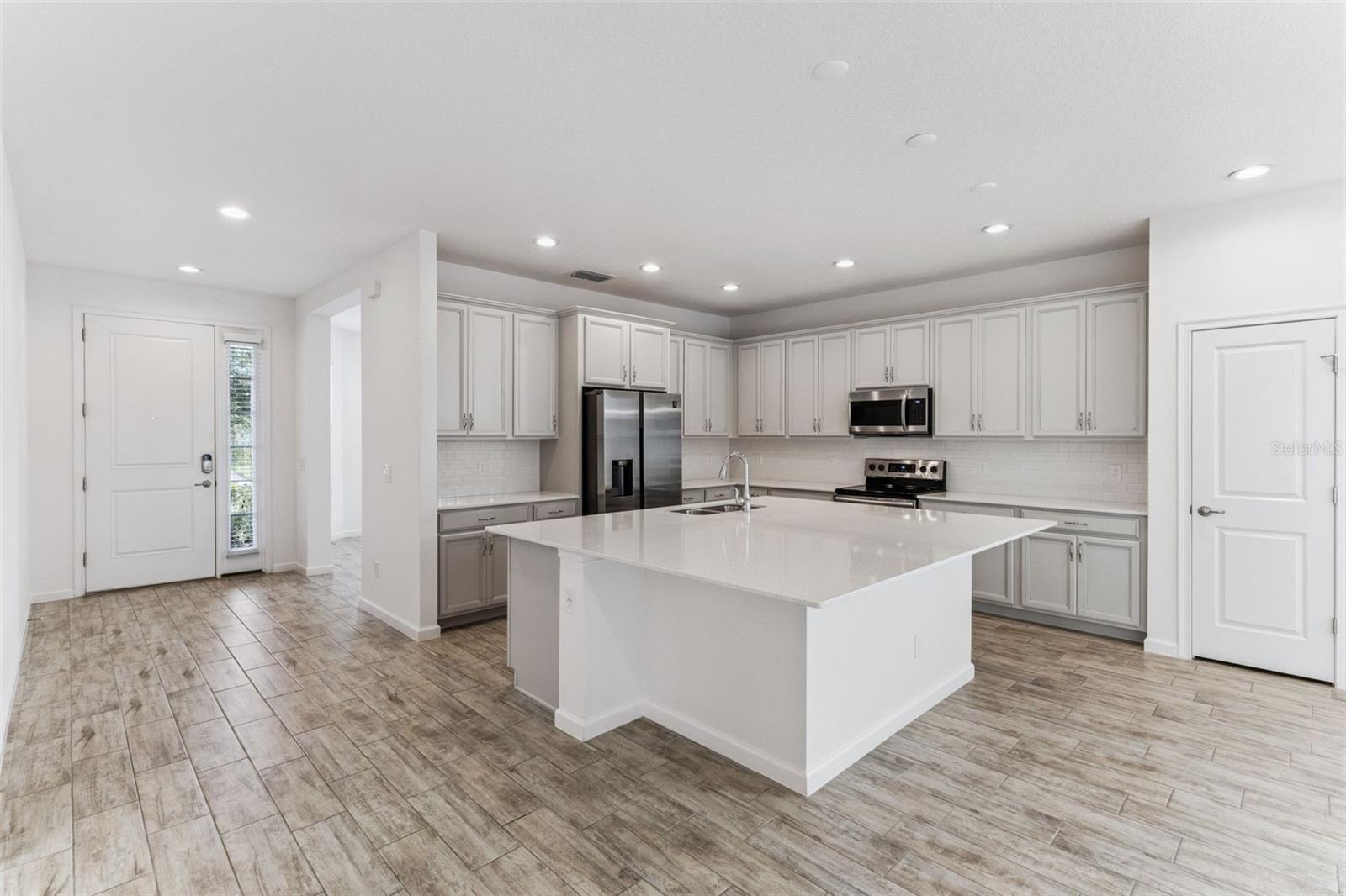 Image 3 of 35 For 1329 Yorkdale Road
