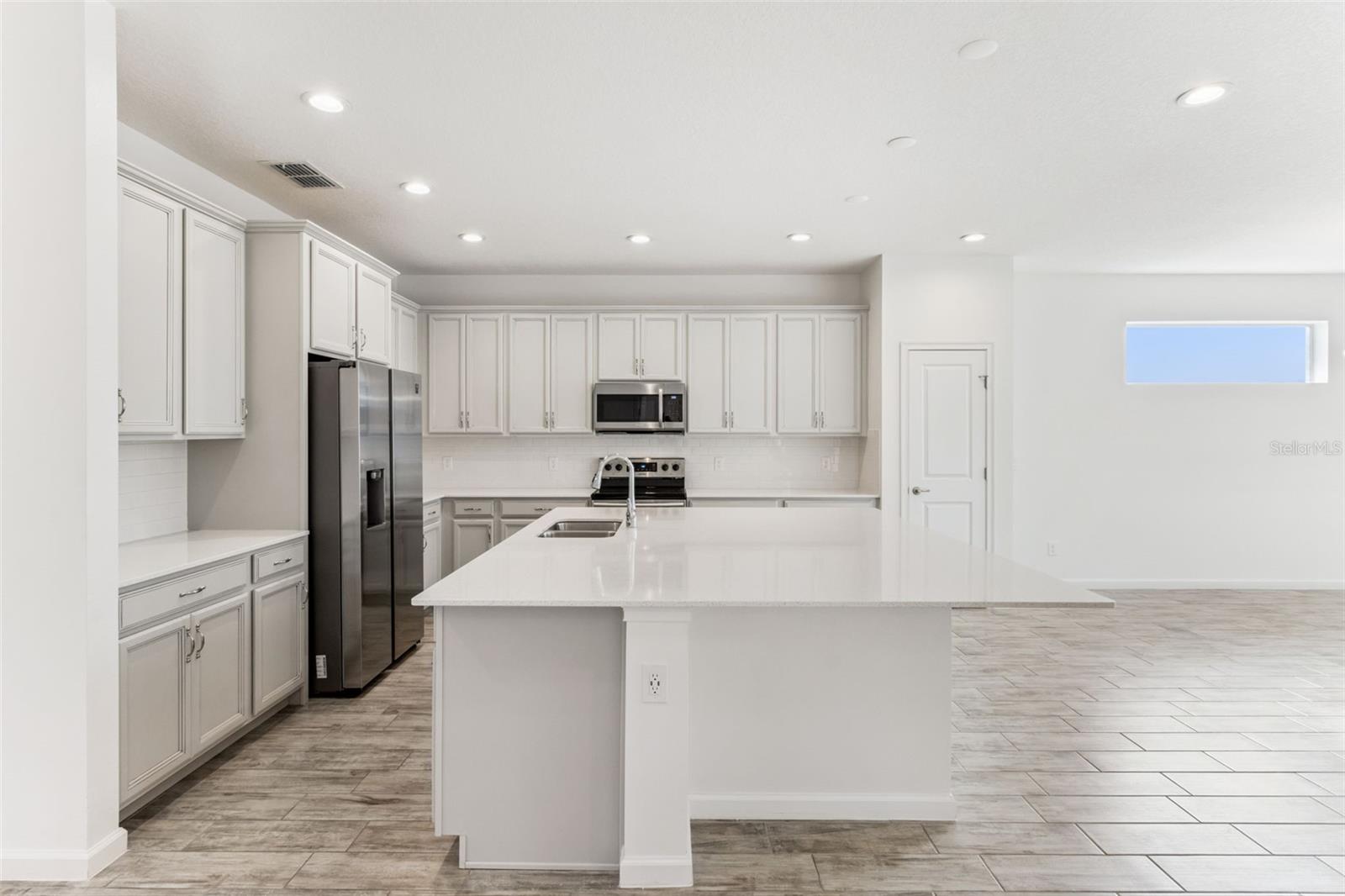 Image 7 of 35 For 1329 Yorkdale Road