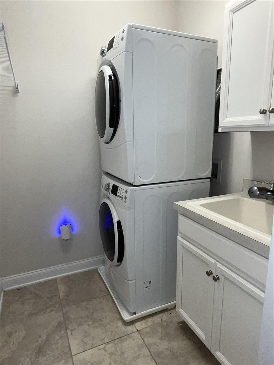 Image 21 of 29 For 774 Candlebrush Lane