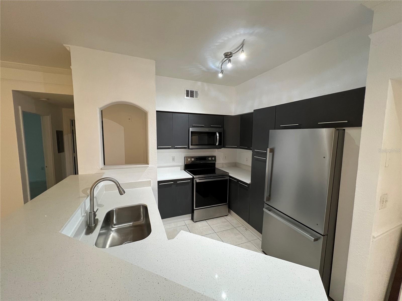 Image 3 of 23 For 6685 Queens Borough Avenue 101