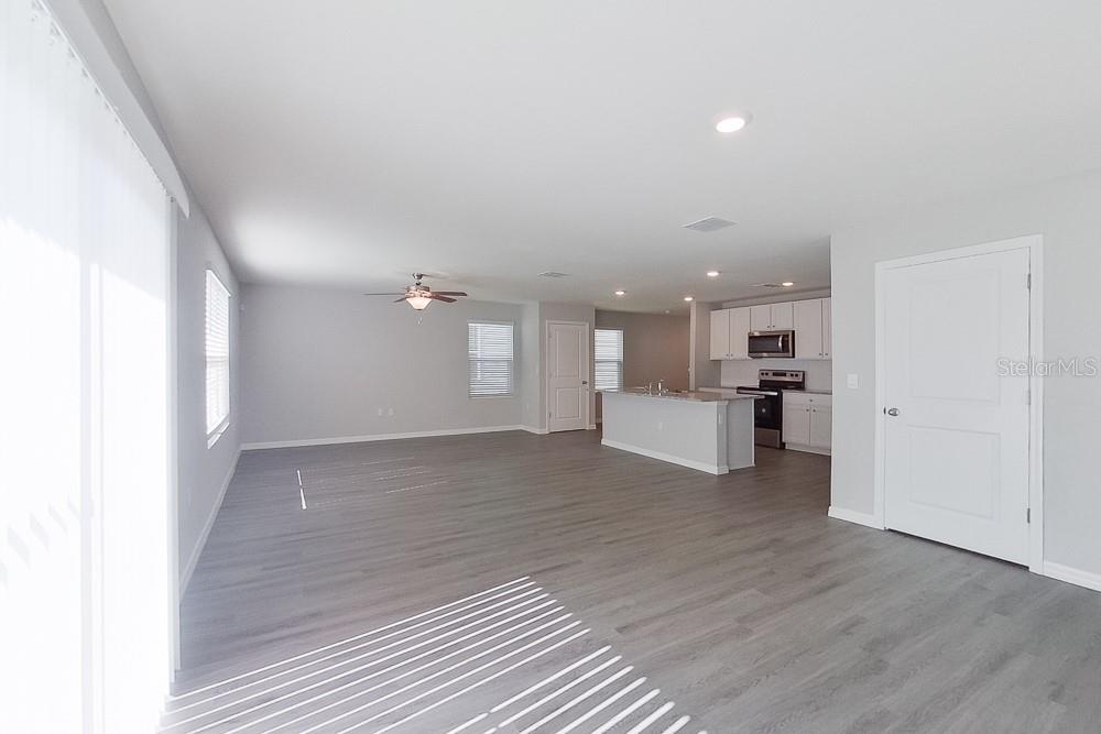 Image 4 of 20 For 8642 43rd Terrace