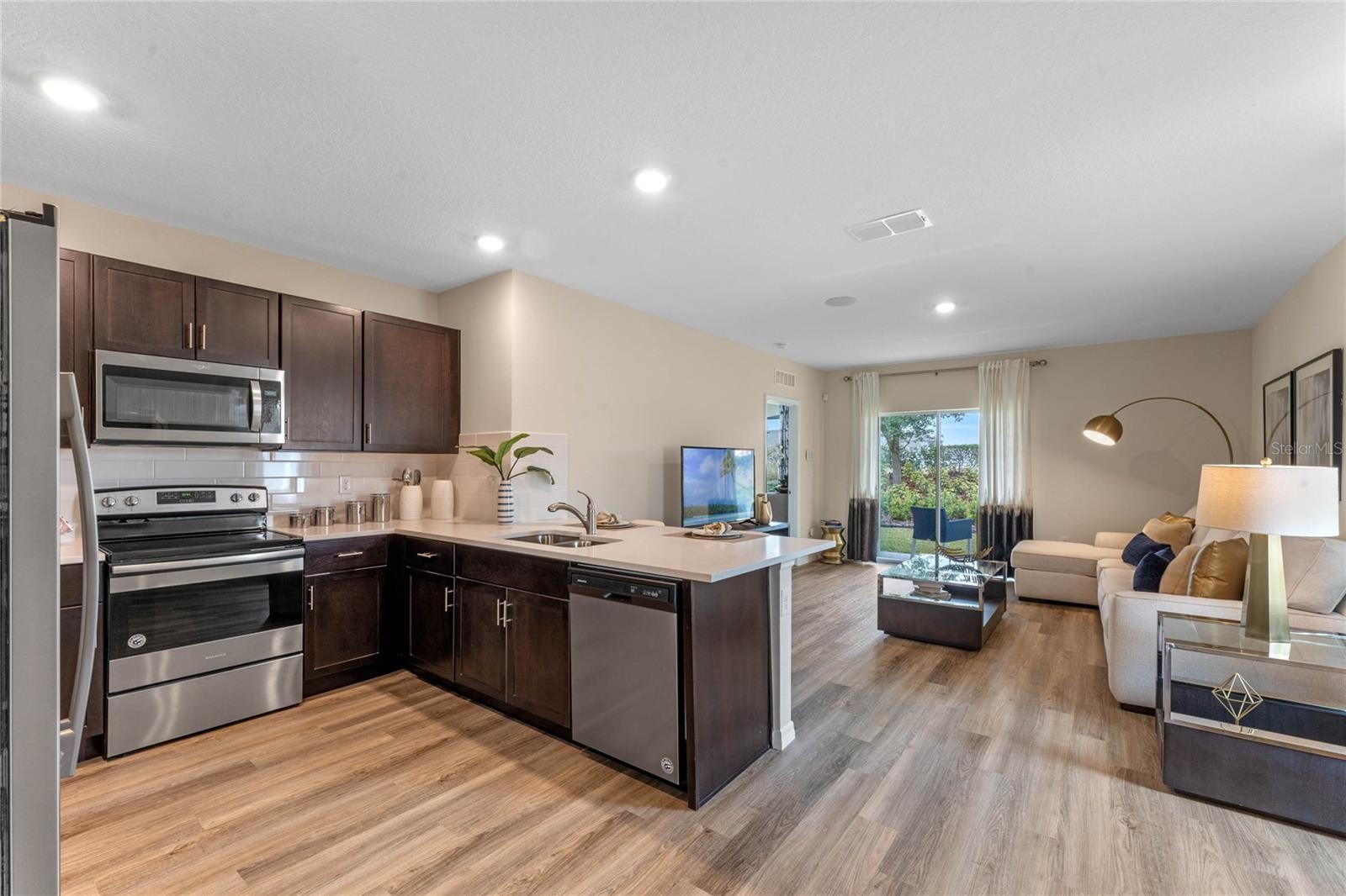 Image 6 of 34 For 3421 Briarwood Grove Drive