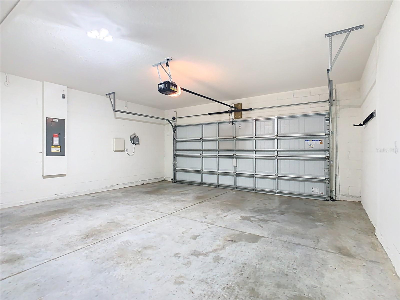 Image 44 of 66 For 2000 Chickasaw Boulevard