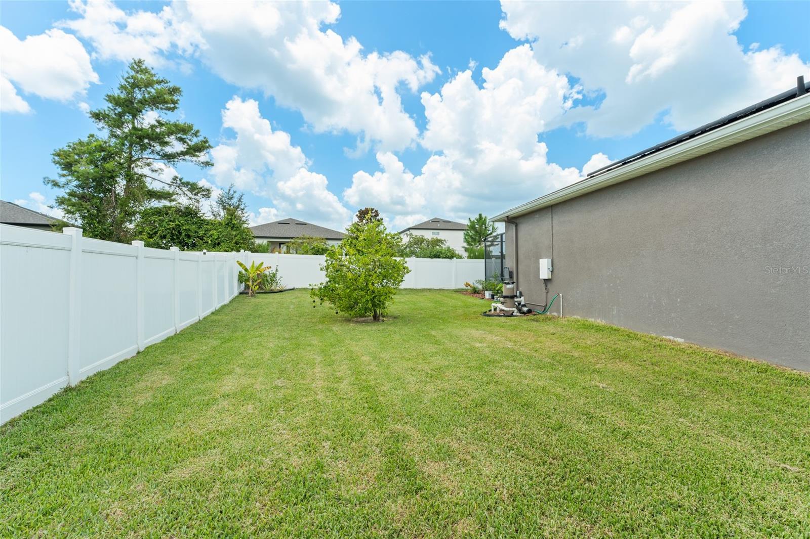 Image 43 of 47 For 1431 Sharon Rose Trace