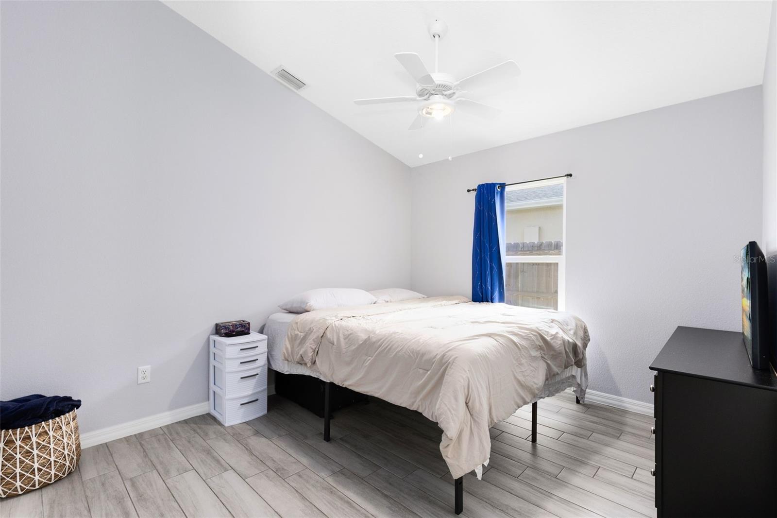 Image 11 of 37 For 1324 Twin Rivers Boulevard