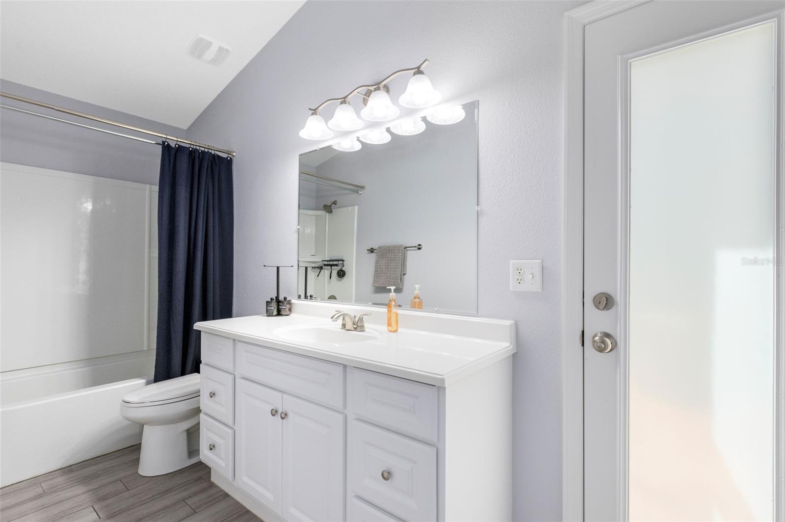 Image 12 of 37 For 1324 Twin Rivers Boulevard