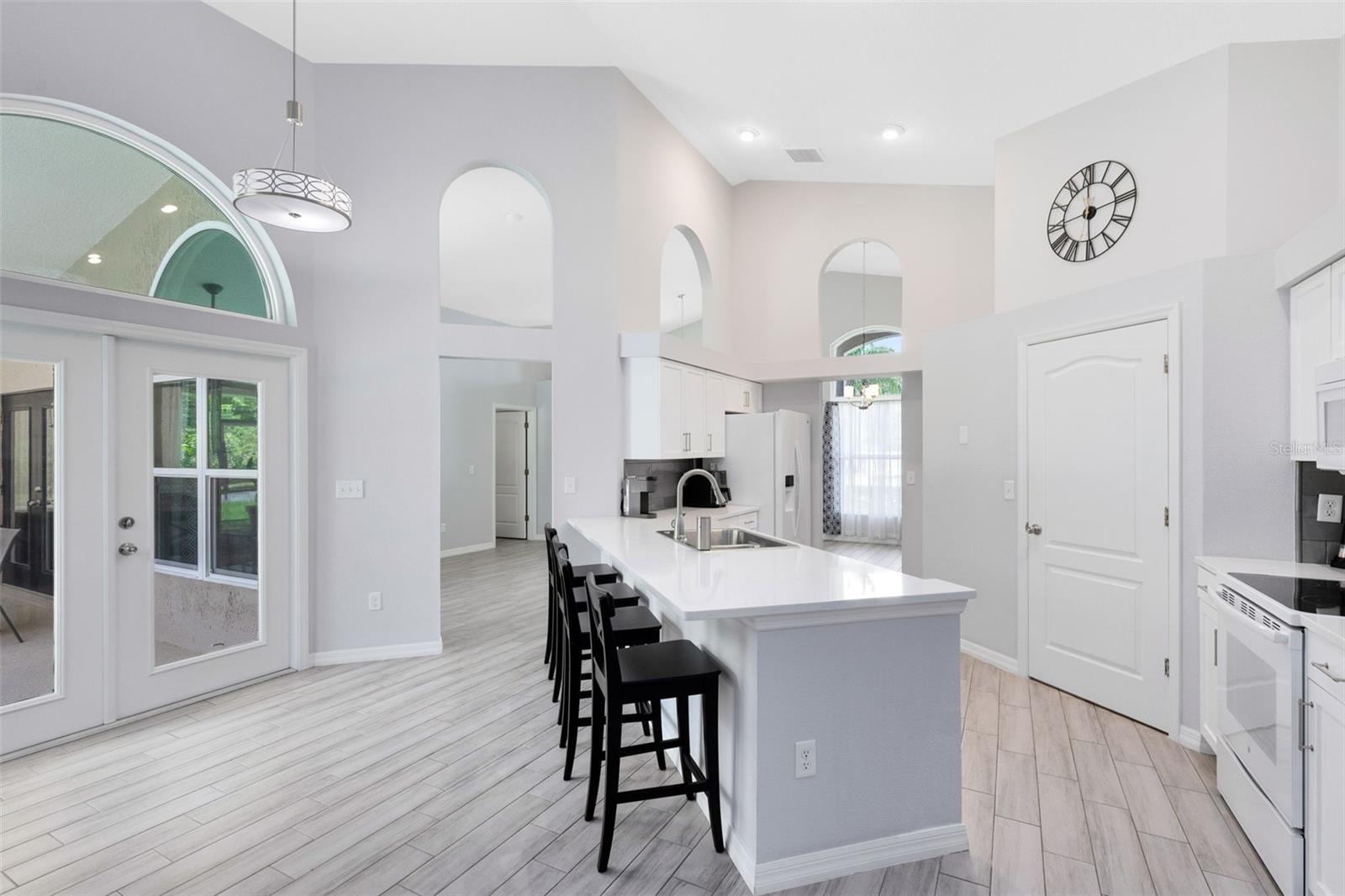 Image 15 of 37 For 1324 Twin Rivers Boulevard