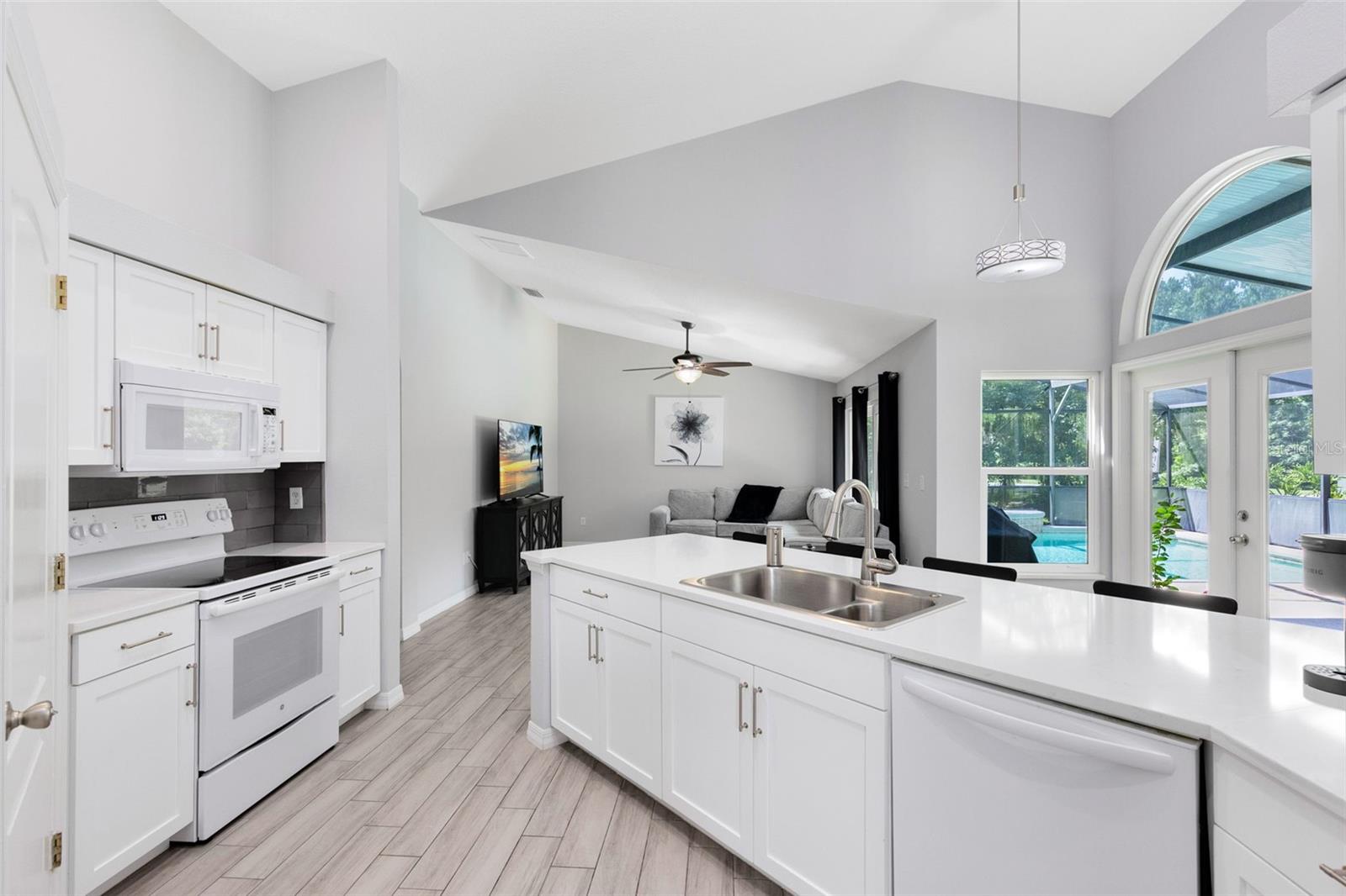 Image 19 of 37 For 1324 Twin Rivers Boulevard