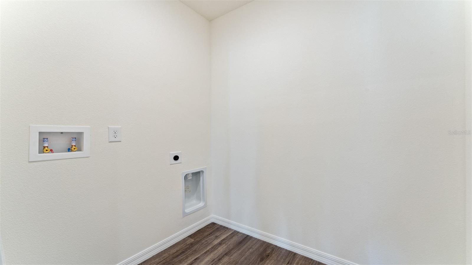 Image 32 of 42 For 3170 Briarwood Grove Drive
