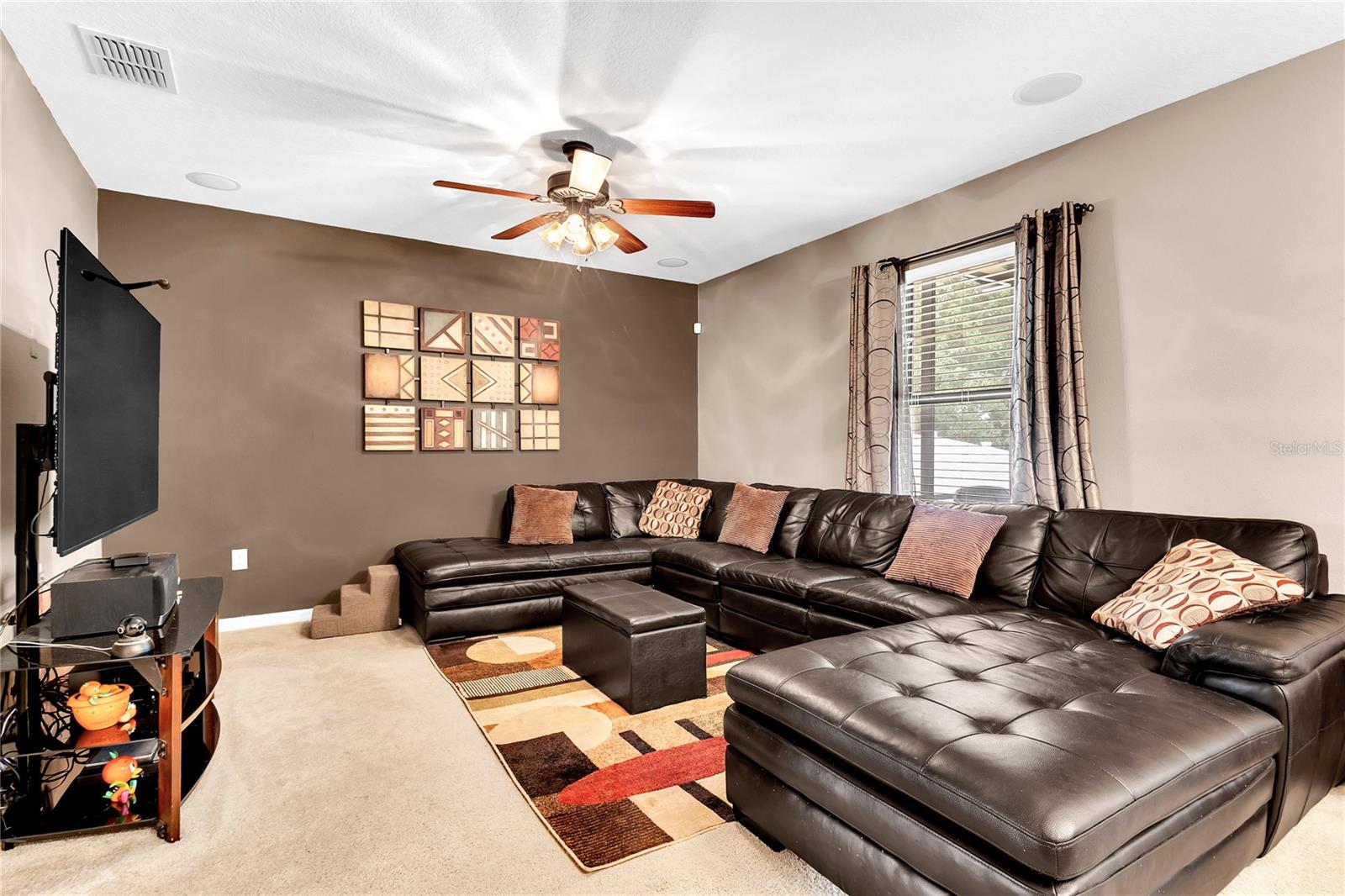 Image 17 of 43 For 2600 Vineyard Circle