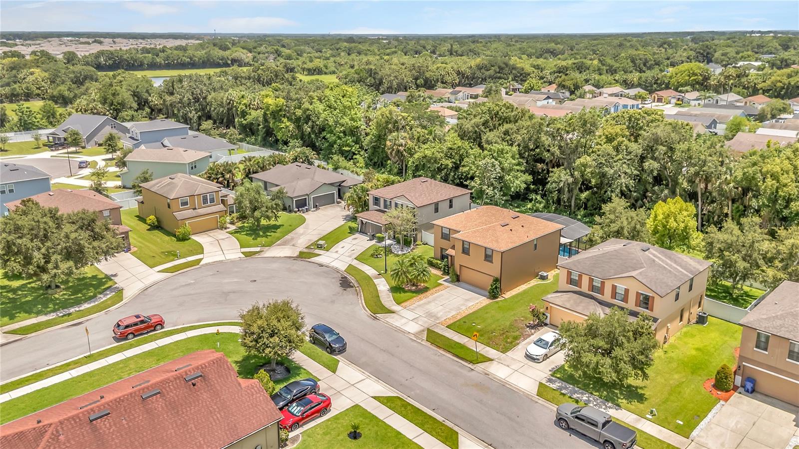 Image 4 of 43 For 2600 Vineyard Circle