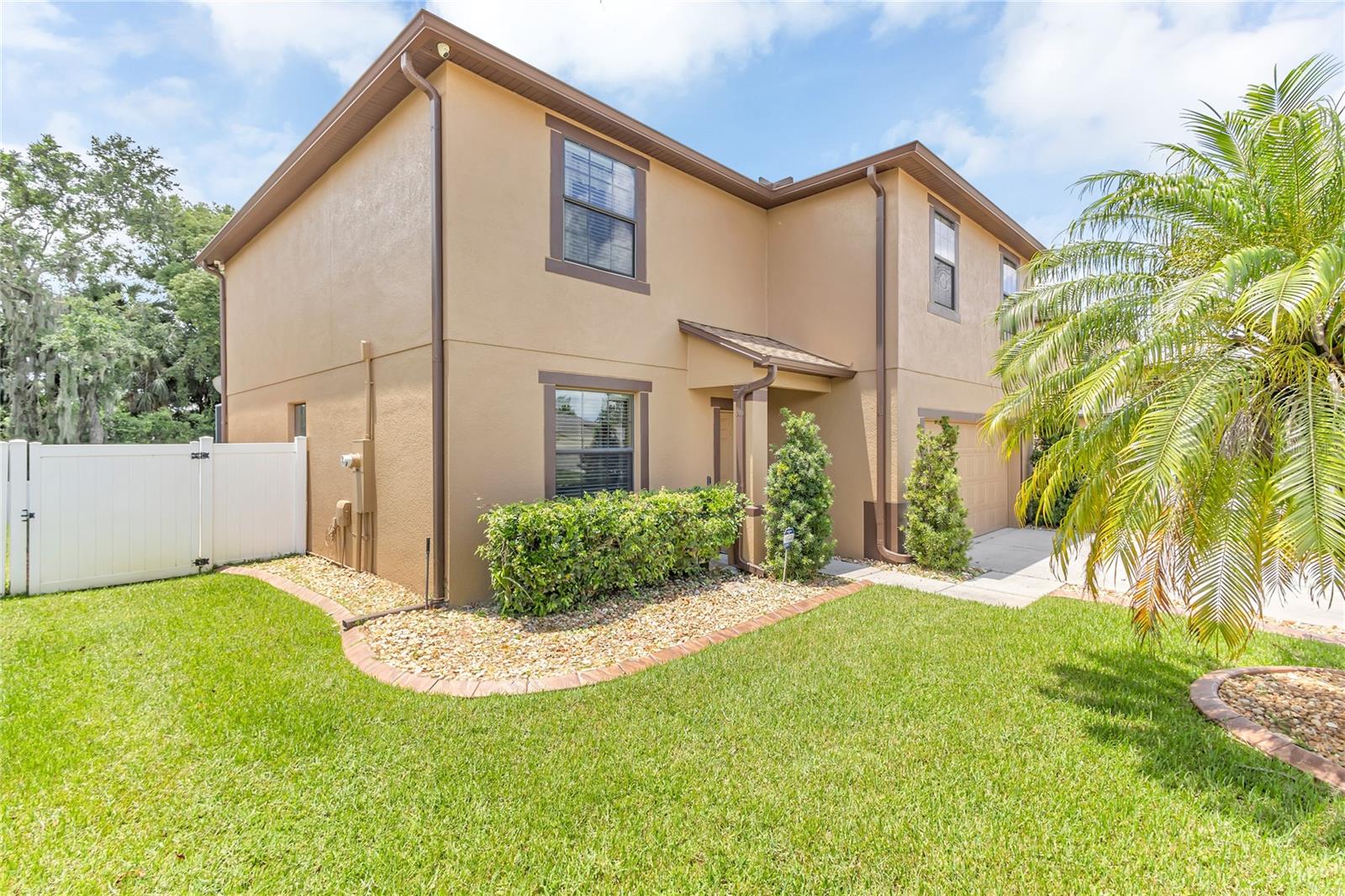 Image 5 of 43 For 2600 Vineyard Circle