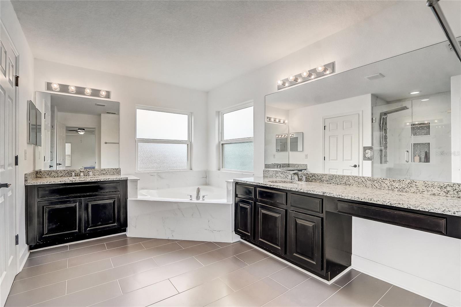 Image 36 of 54 For 10408 Cypress Trail Drive