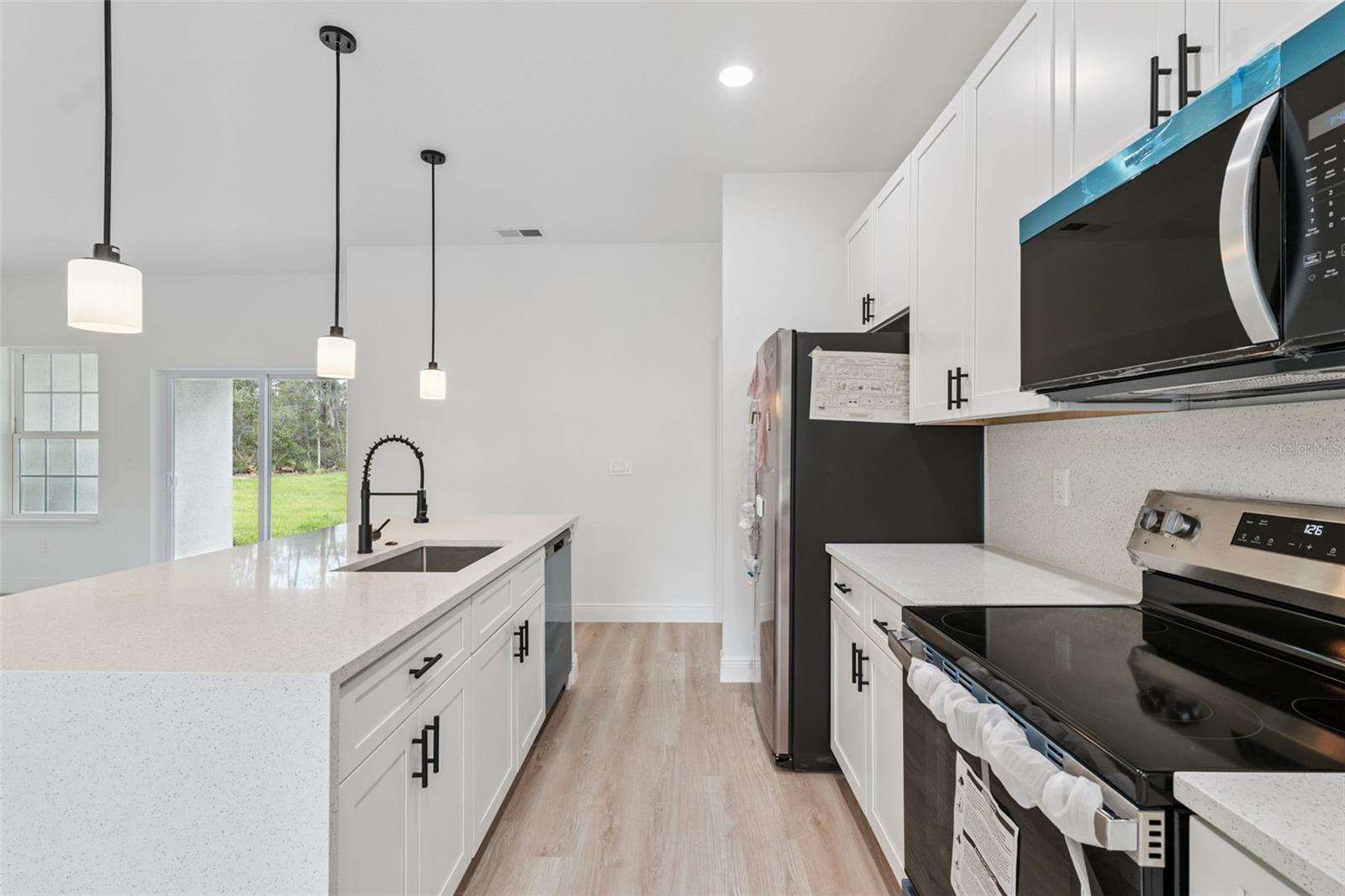 Listing photo id 13 for 15225 29th Terrace Road