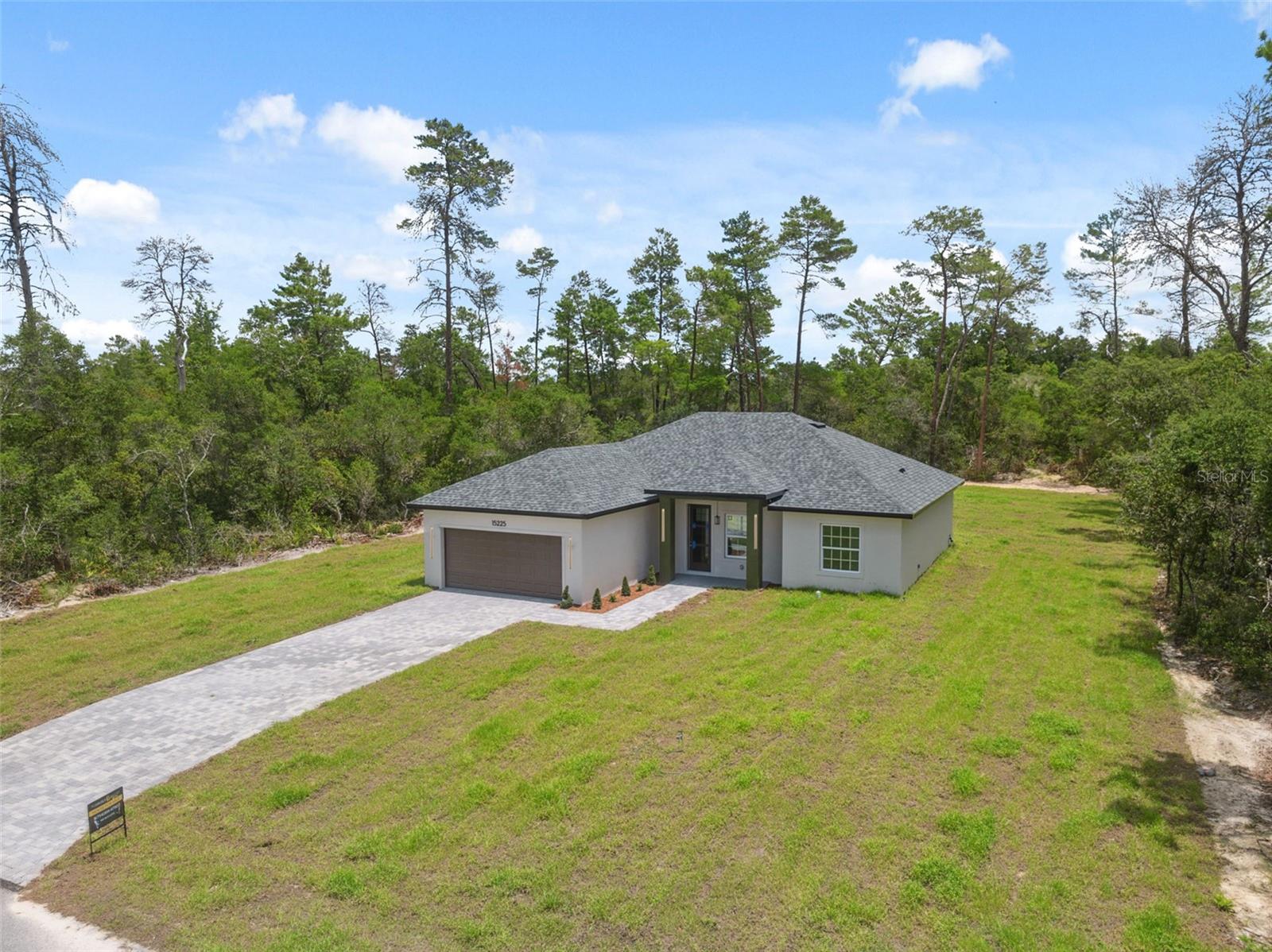 Listing photo id 0 for 15225 29th Terrace Road