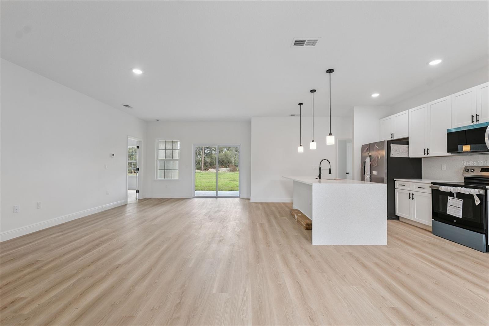 Listing photo id 21 for 15225 29th Terrace Road