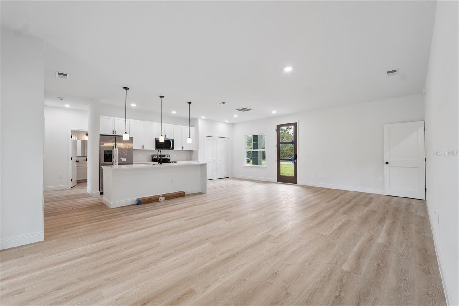 Listing photo id 22 for 15225 29th Terrace Road
