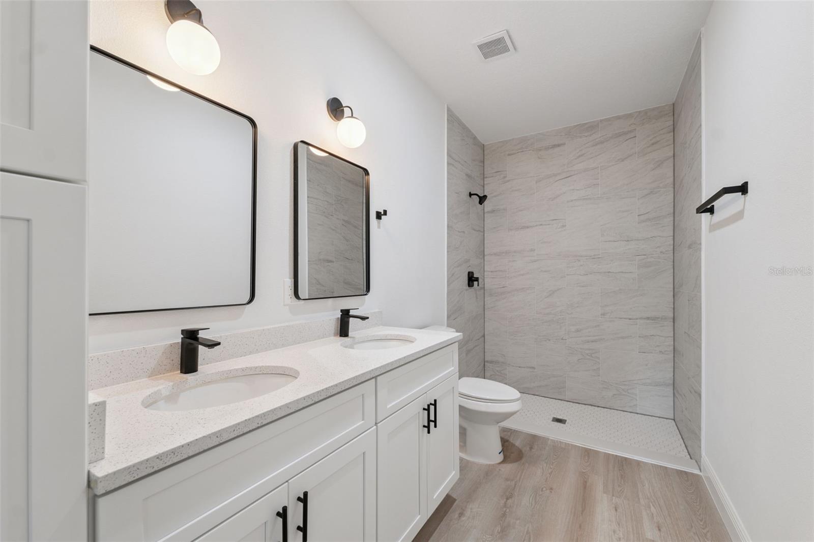 Listing photo id 29 for 15225 29th Terrace Road