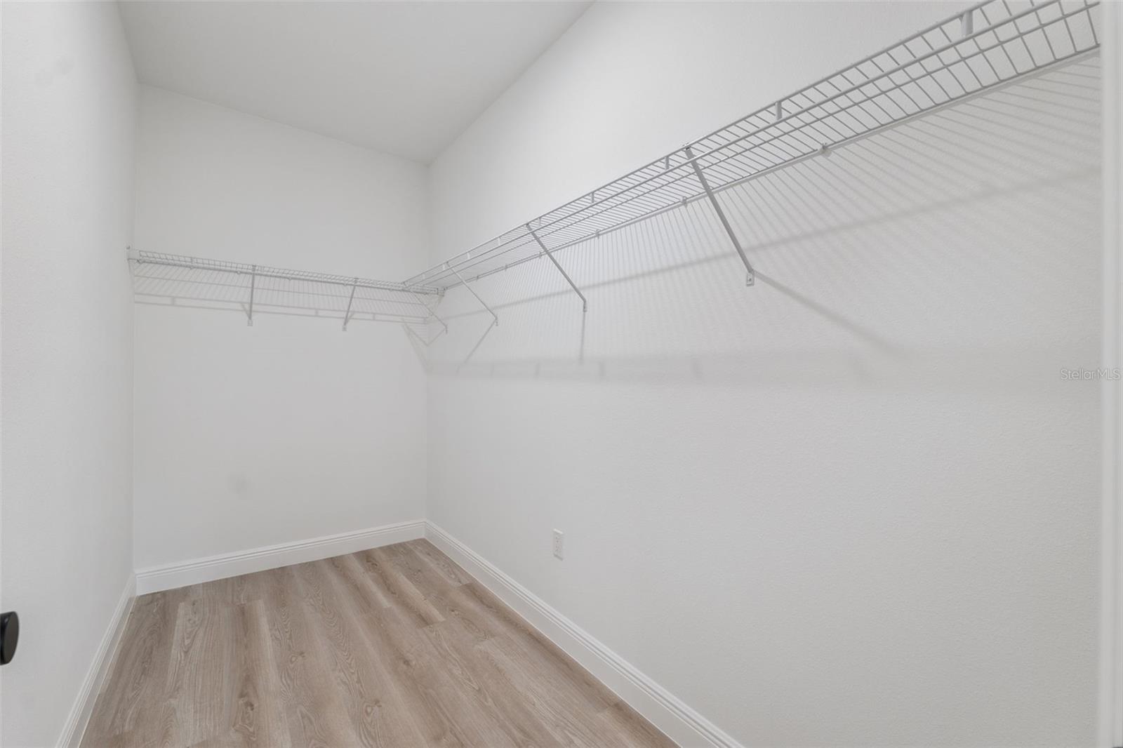 Listing photo id 33 for 15225 29th Terrace Road