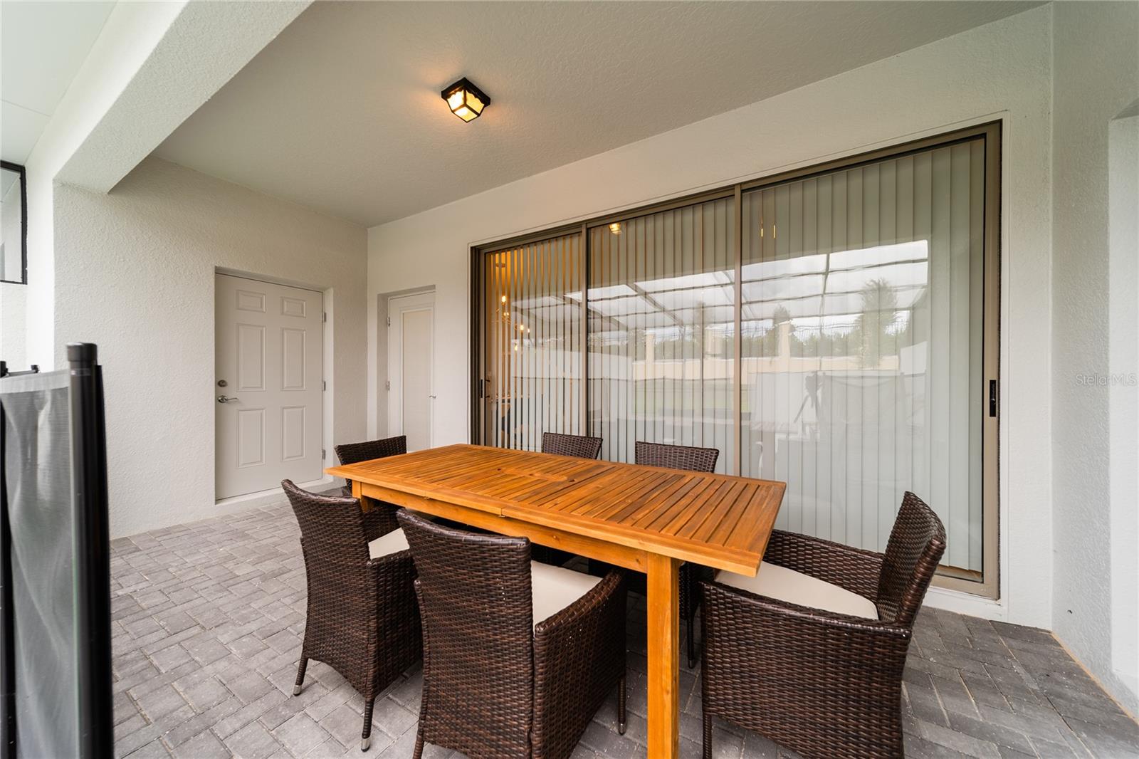 Image 12 of 73 For 2422 Dubai Street