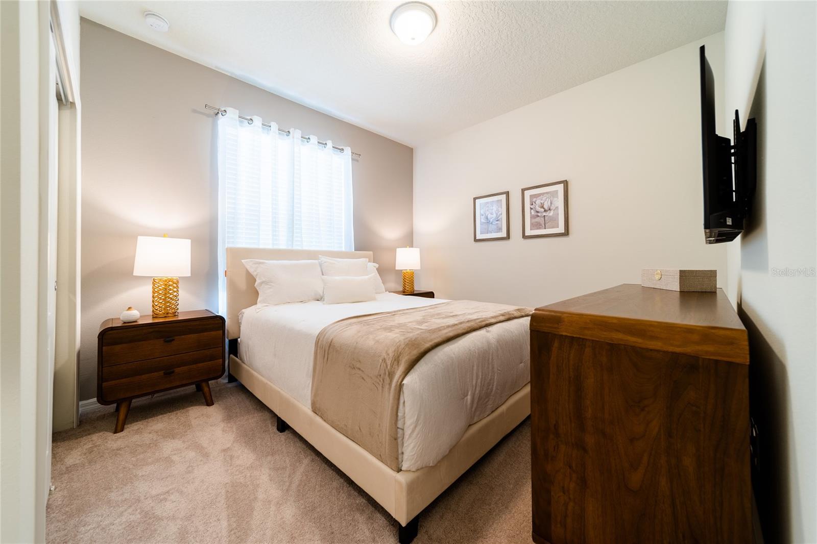 Image 16 of 73 For 2422 Dubai Street