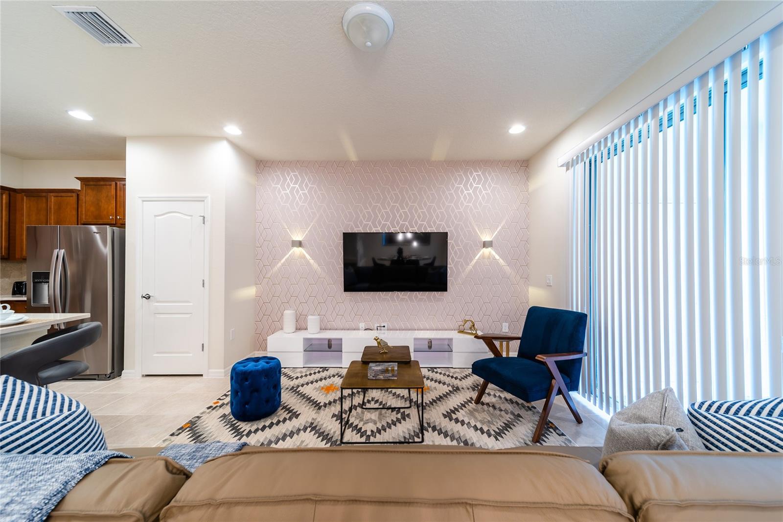 Image 4 of 73 For 2422 Dubai Street