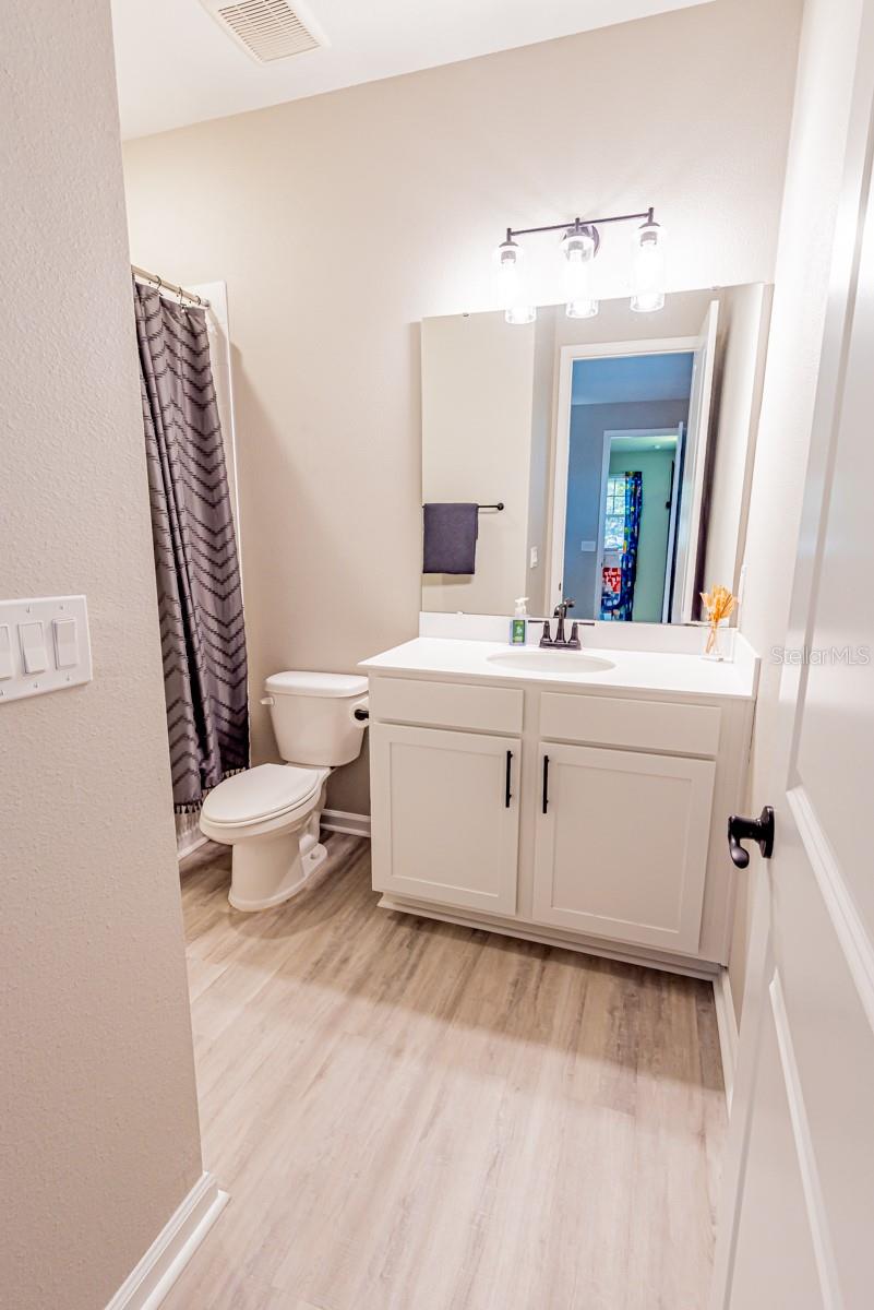 Image 16 of 72 For 3711 Malad Way