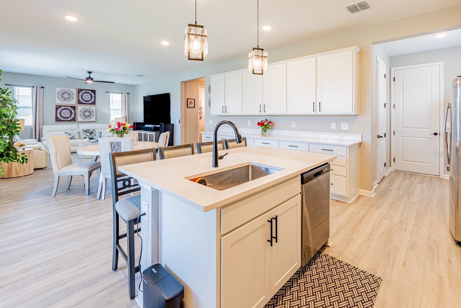 Image 30 of 72 For 3711 Malad Way