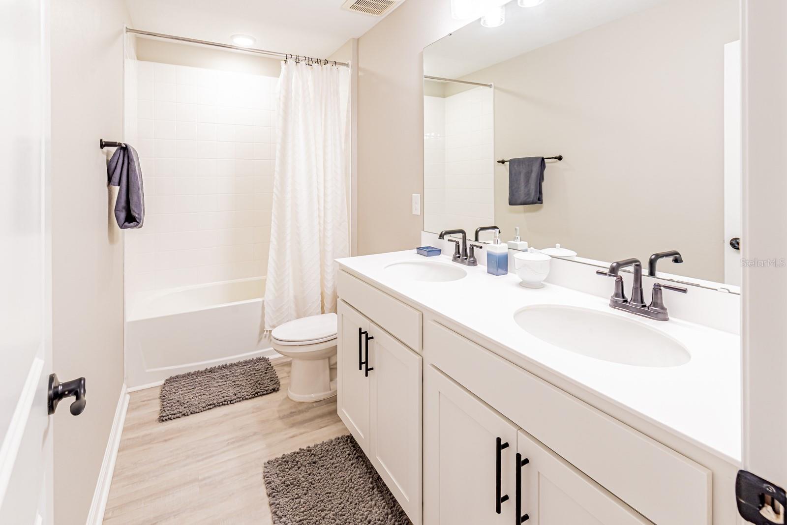 Image 51 of 72 For 3711 Malad Way