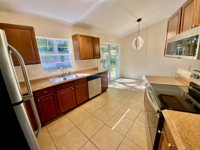 Image 9 of 22 For 723 Shady Nook Drive