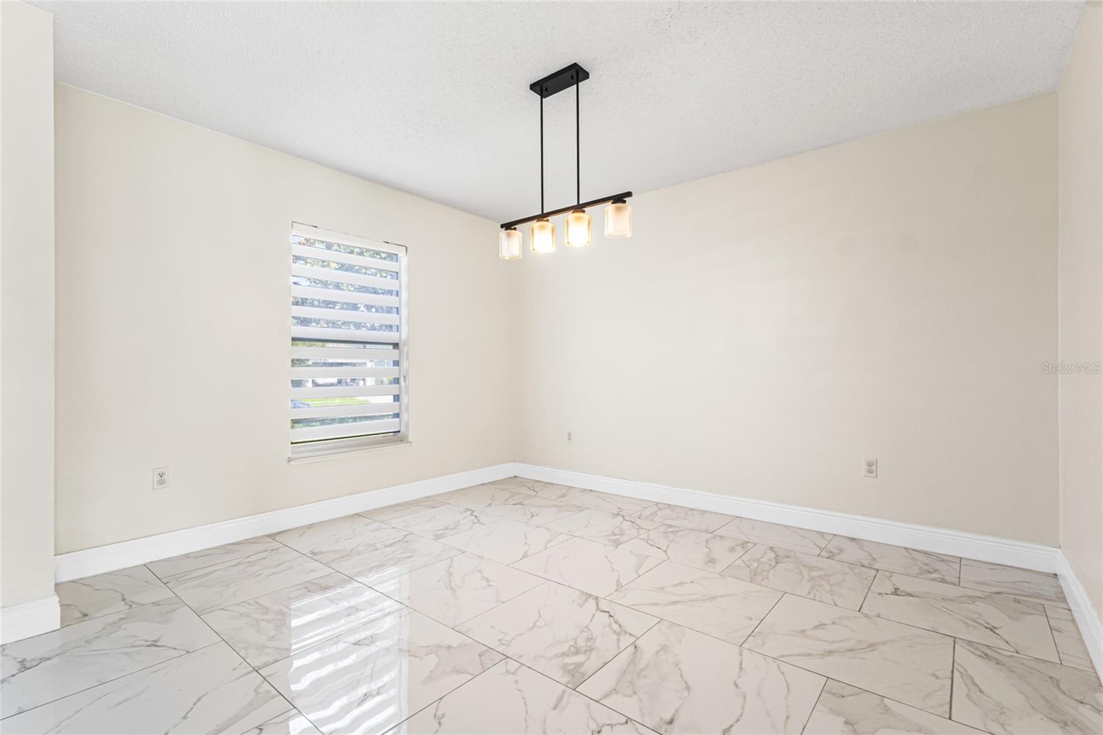 Image 11 of 28 For 111 Wheatfield Circle