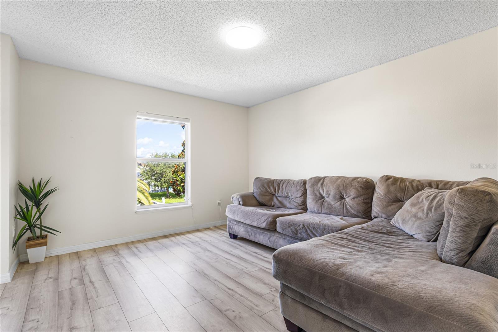 Image 16 of 28 For 111 Wheatfield Circle