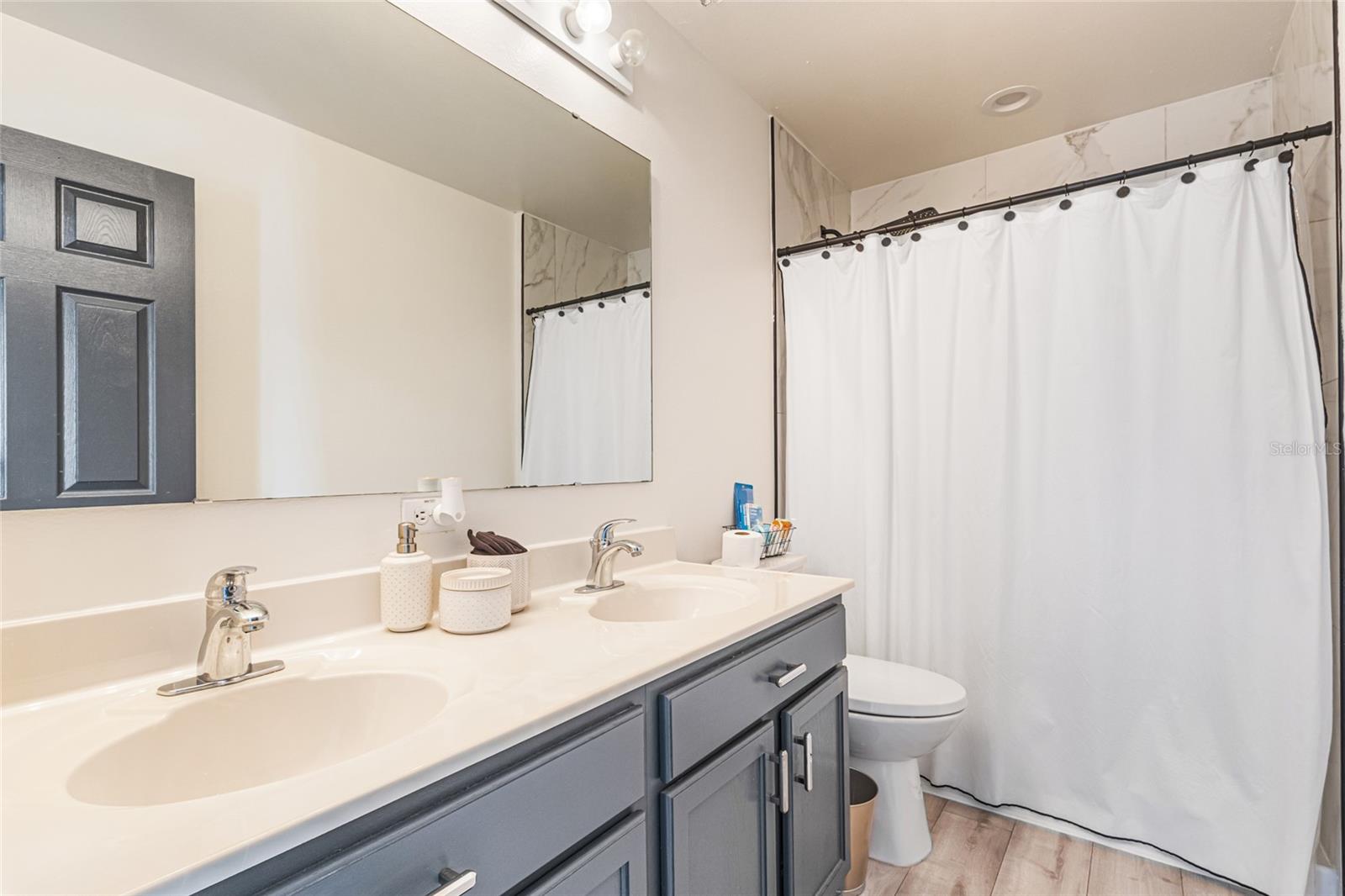 Image 22 of 28 For 111 Wheatfield Circle