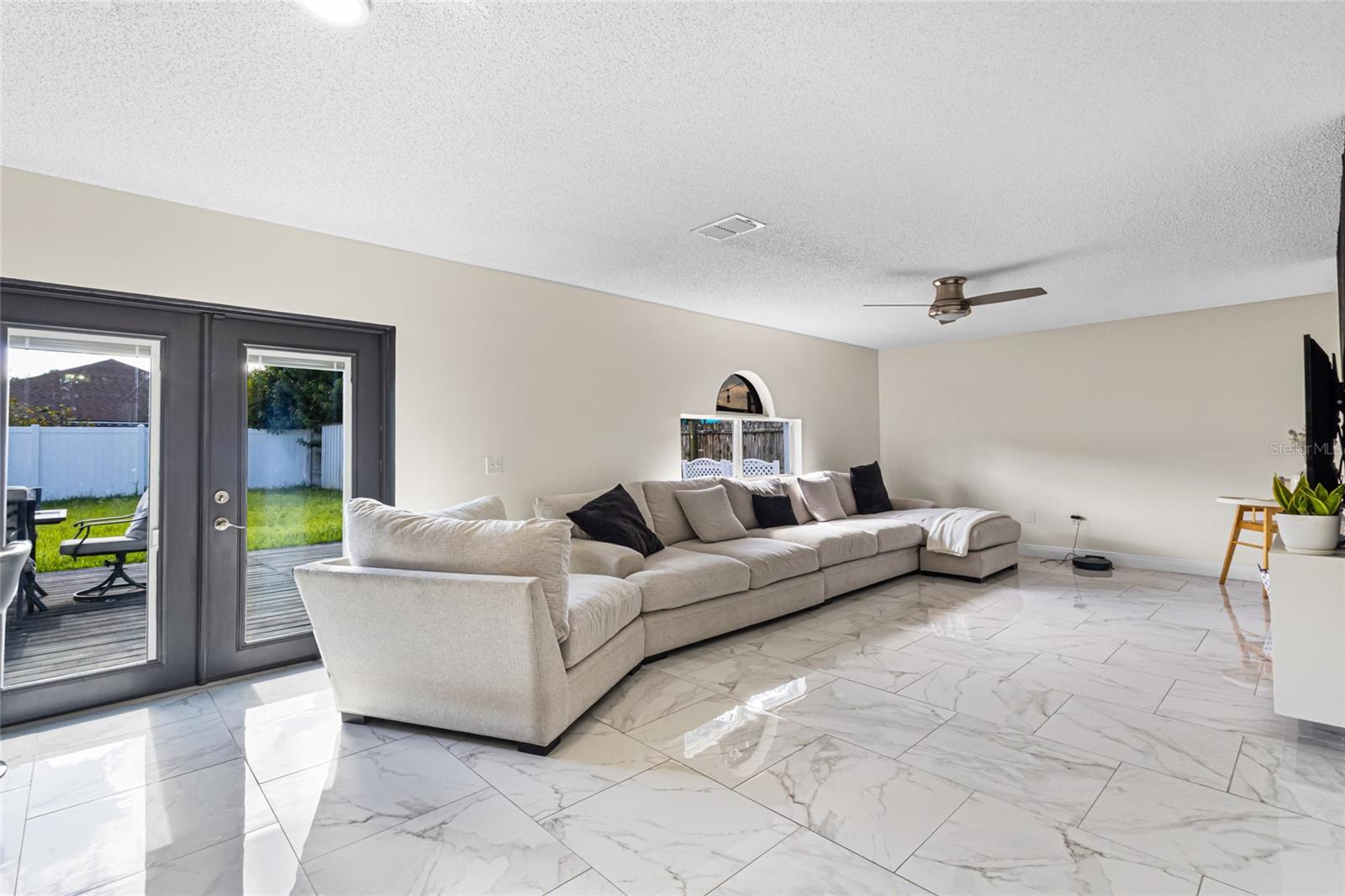 Image 6 of 28 For 111 Wheatfield Circle