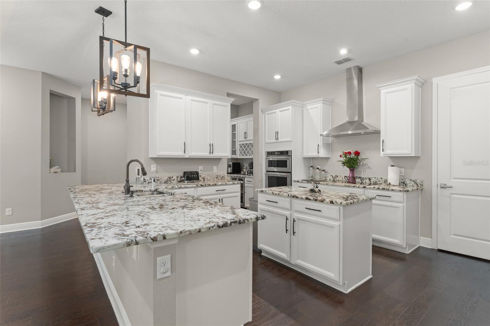 Image 10 of 34 For 8258 Ludington Circle