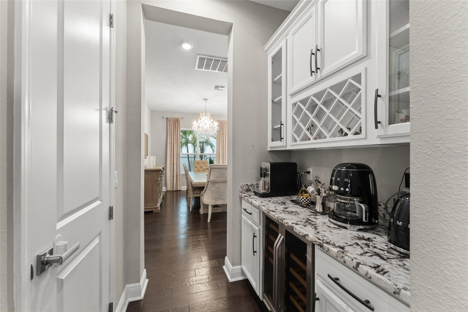 Image 12 of 34 For 8258 Ludington Circle