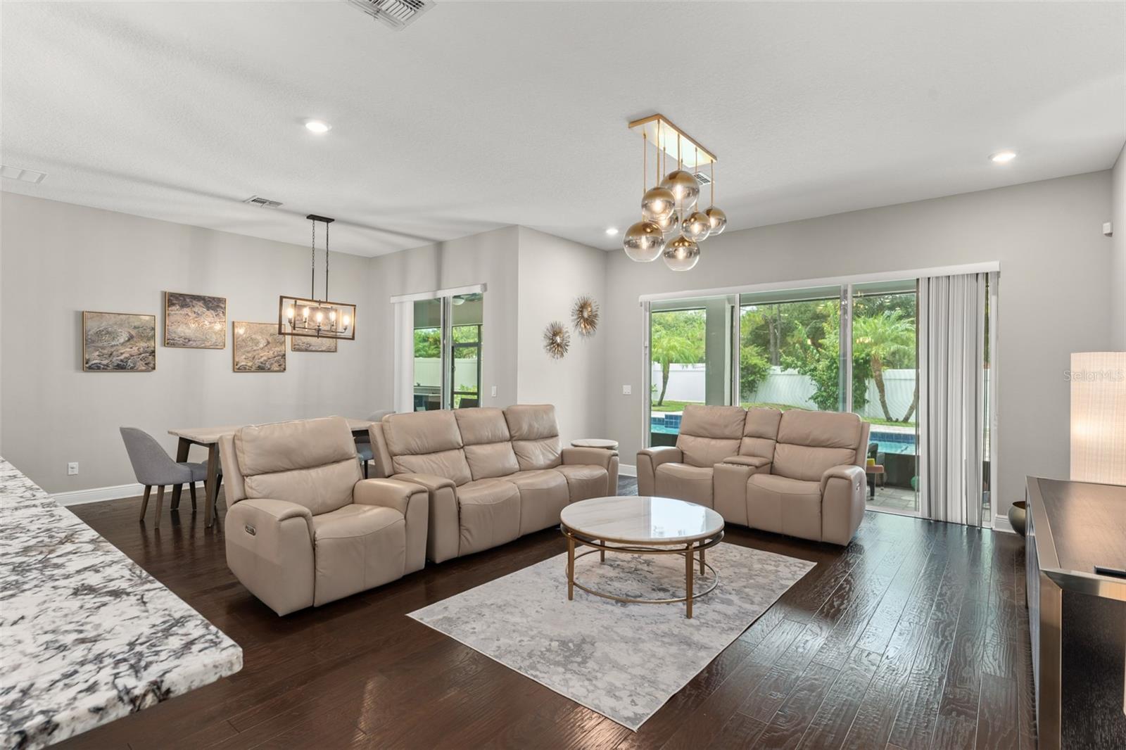 Image 21 of 34 For 8258 Ludington Circle